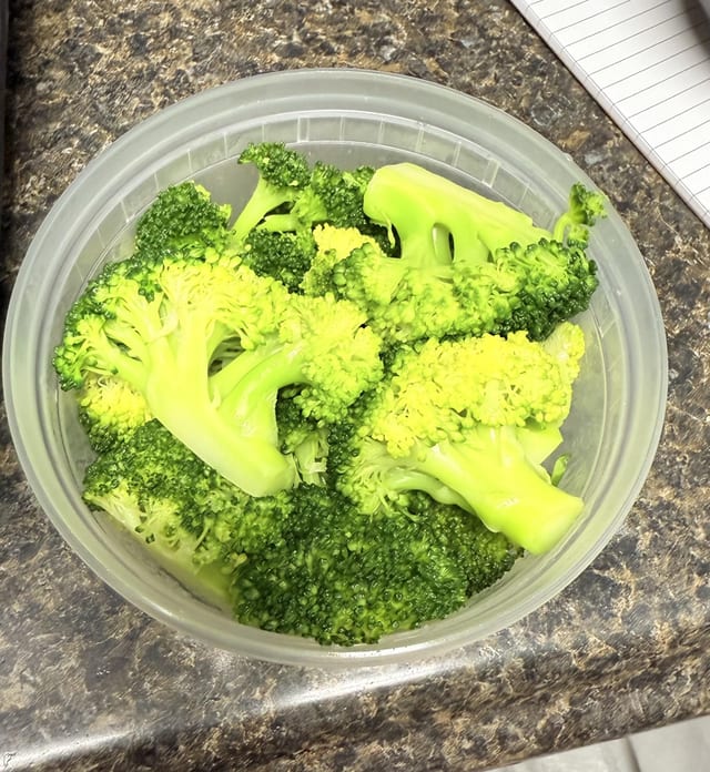 Side of Steamed Broccoli.